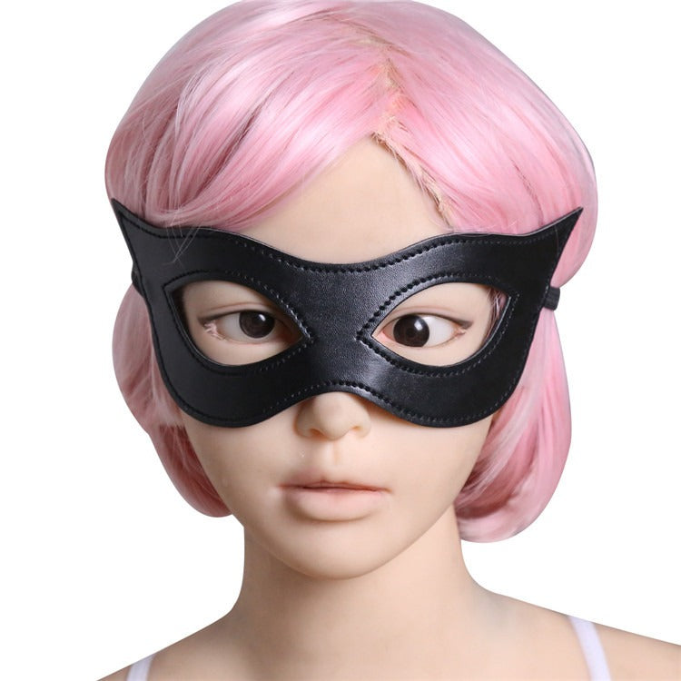 Black adult eye mask with decorative curved edge